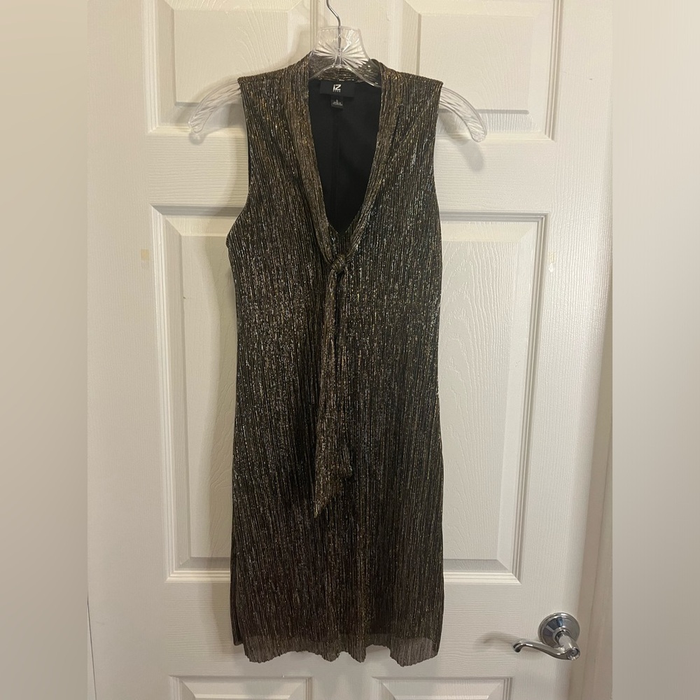 NWOT IZ Byer Gold Metallic Sleeveless Dress S